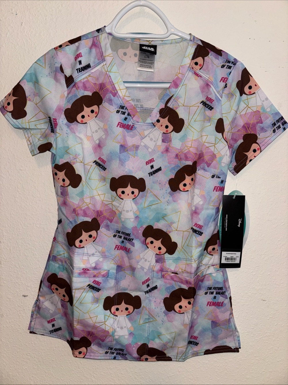 Women’s XXS Rebel Princess Cherokee Scrubs Tooniforms Star Wars V-Neck Top New